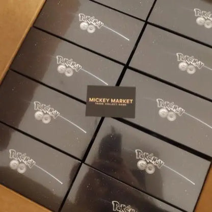 Mickey Market Set Allenatore Fuoriclasse Pokemon GO ITA Italiano